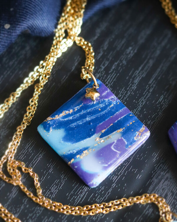 Le Cyanographe - Collier doré - carré – Image 2