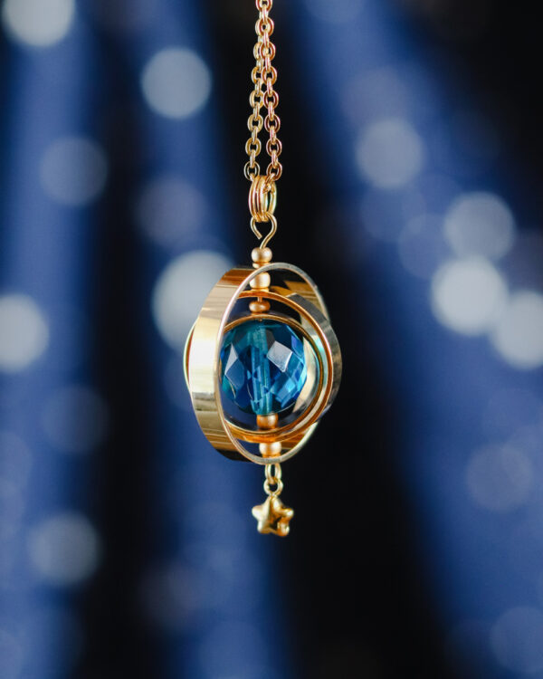 Sphère Armillaire - collier doré – Image 2