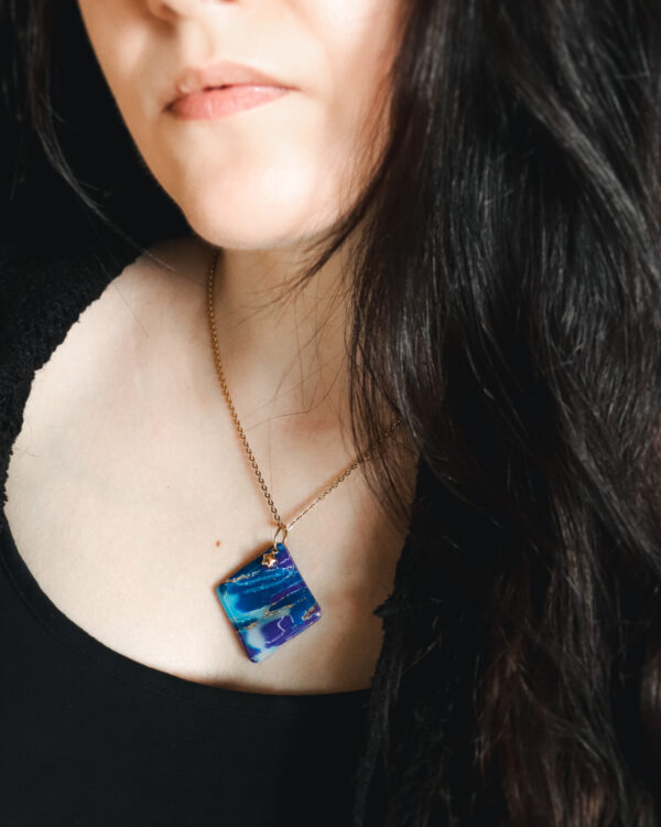 Le Cyanographe - Collier doré - carré – Image 3