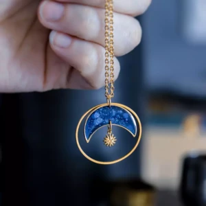 Collier "Éclipse" doré - Rue de Minuit