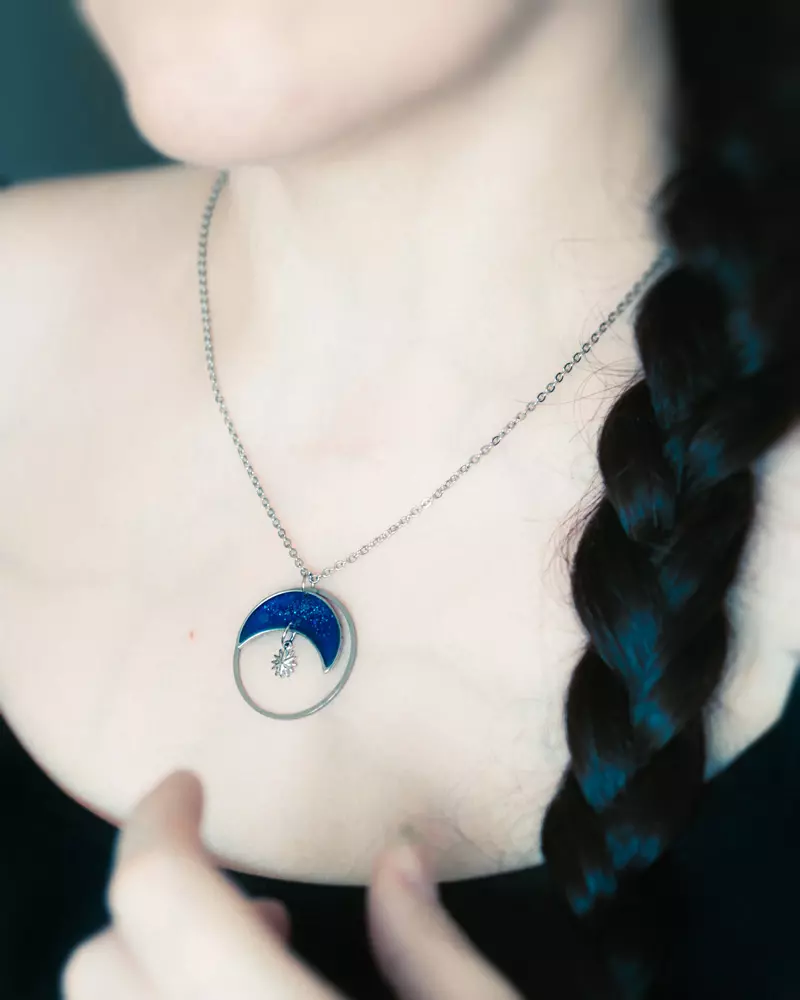Collier "Éclipse" argenté - Rue de Minuit