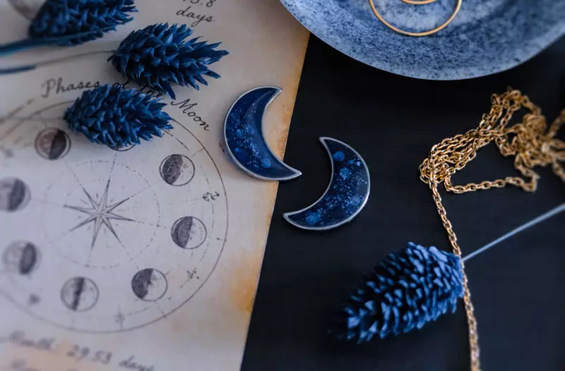 rue-de-minuit-bijoux-etranges-et-oniriques-2